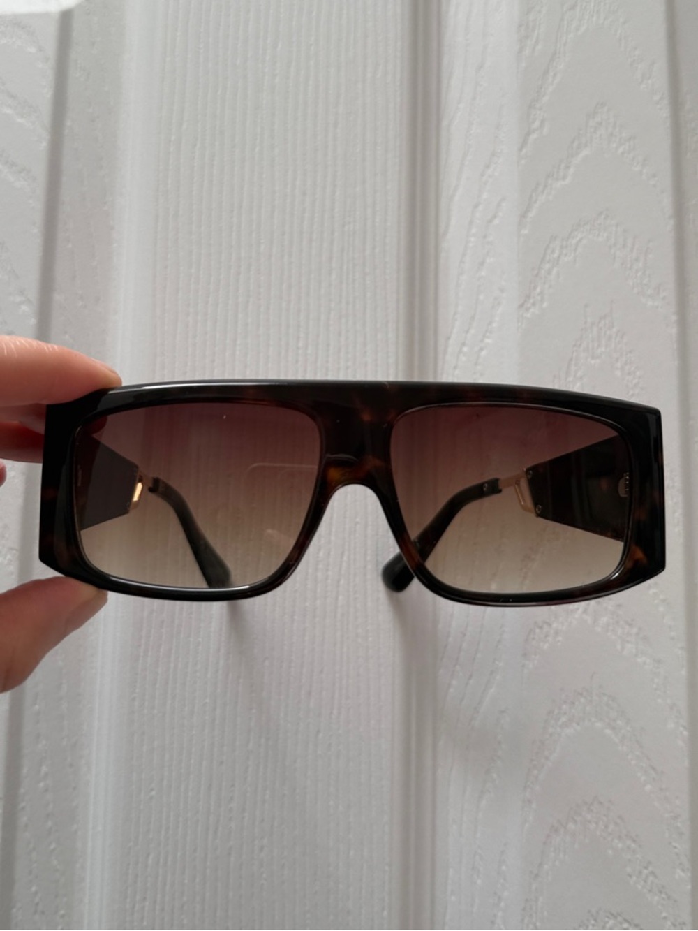Rectangular Tortoiseshell Sunglasses with Gradient Brown Lenses